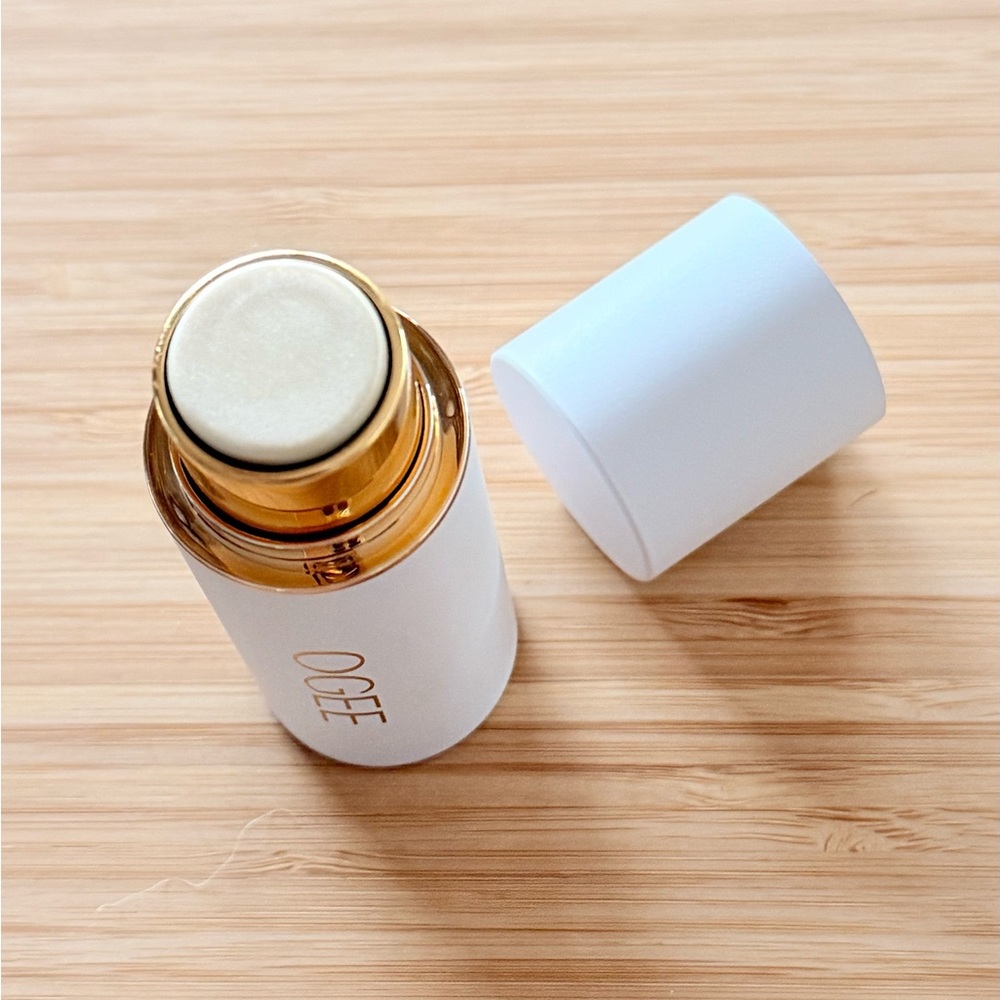 New but no box.  Face highlighter.